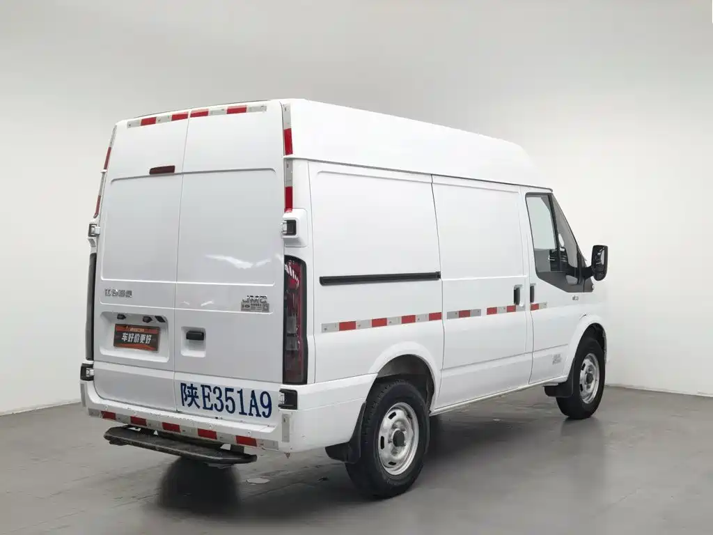 JMC JMC Fushun — миниатюра 2