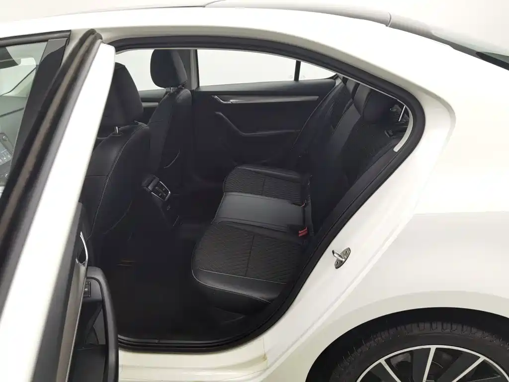 Skoda Octavia — миниатюра 15