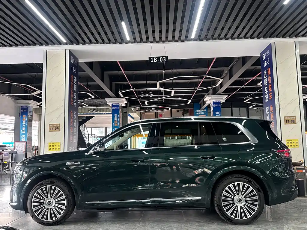 Aito M8 2025 Ultra 53.4kWh 6 мест (192 ）