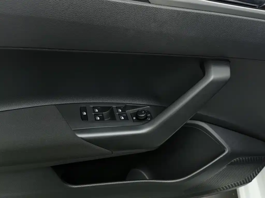 Volkswagen Polo — миниатюра 9