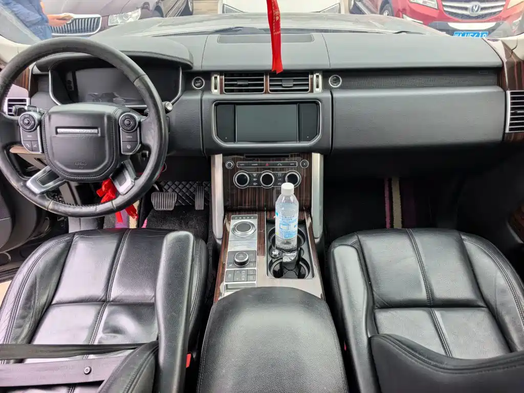 Land Rover Range Rover — миниатюра 12