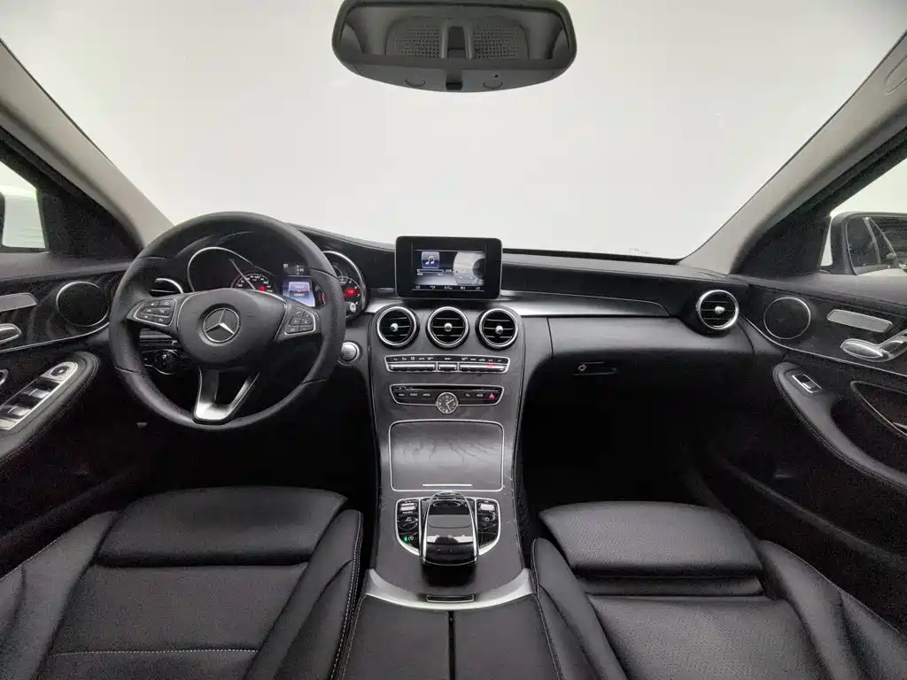 Mercedes-Benz C-Class — миниатюра 5