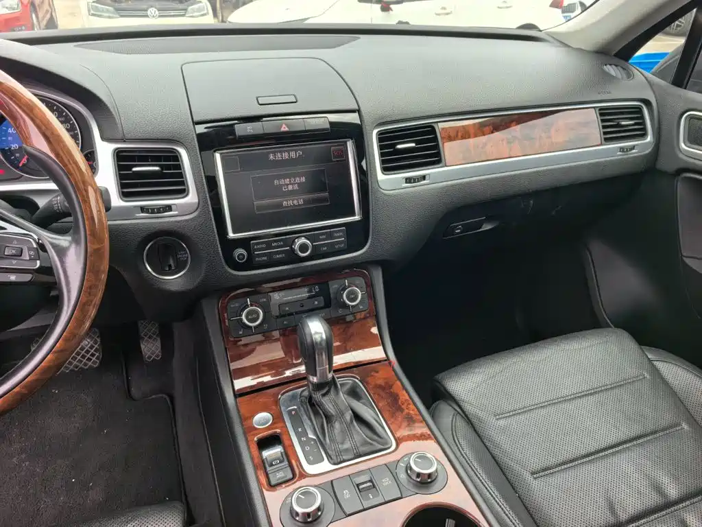 Volkswagen Touareg — миниатюра 14