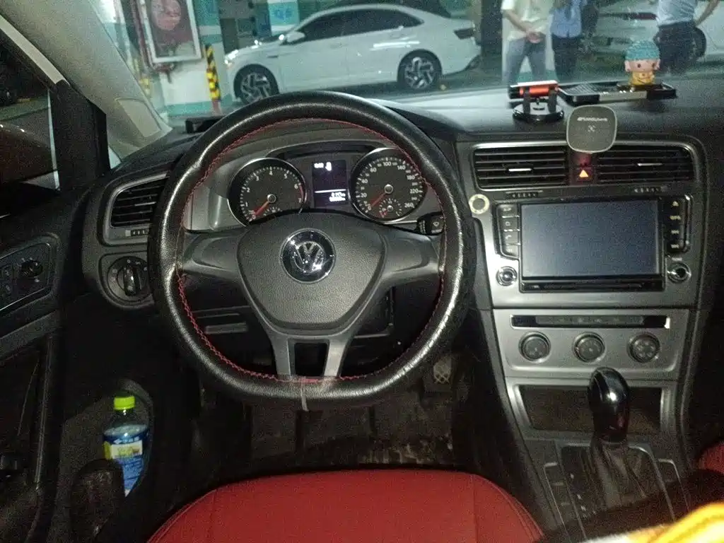 Volkswagen Golf — миниатюра 6