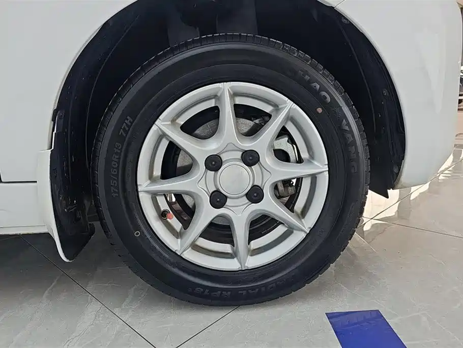 Roewe Clever 2022 311km
