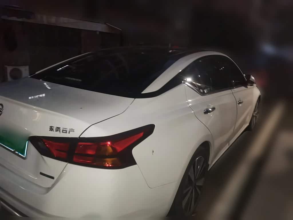 Nissan Teana 2.0 л 2022 г. Белый, пробег 31500 км