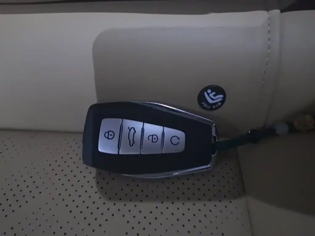 Geely L HiP — миниатюра 9