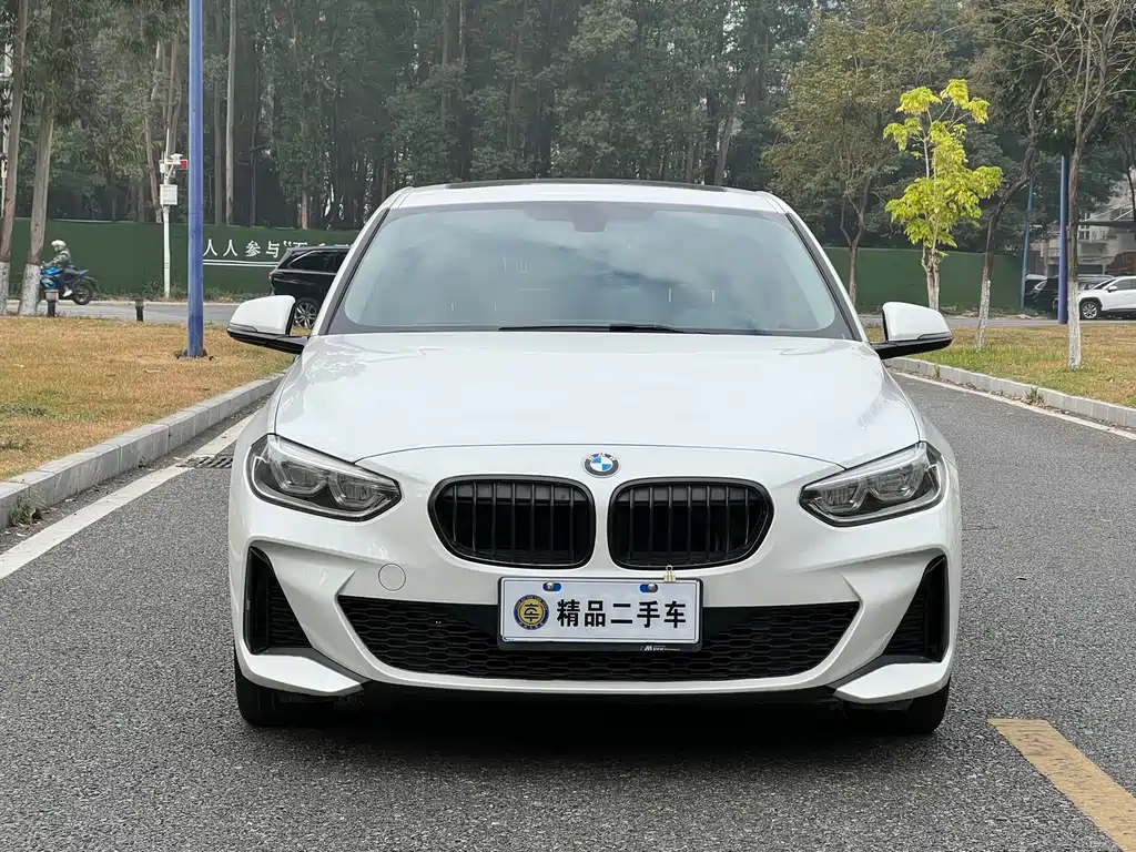 BMW 1 SERIES