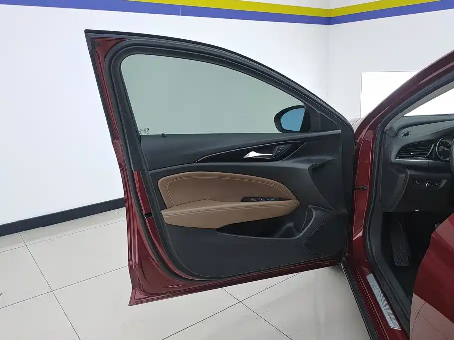 Buick Regal — миниатюра 7
