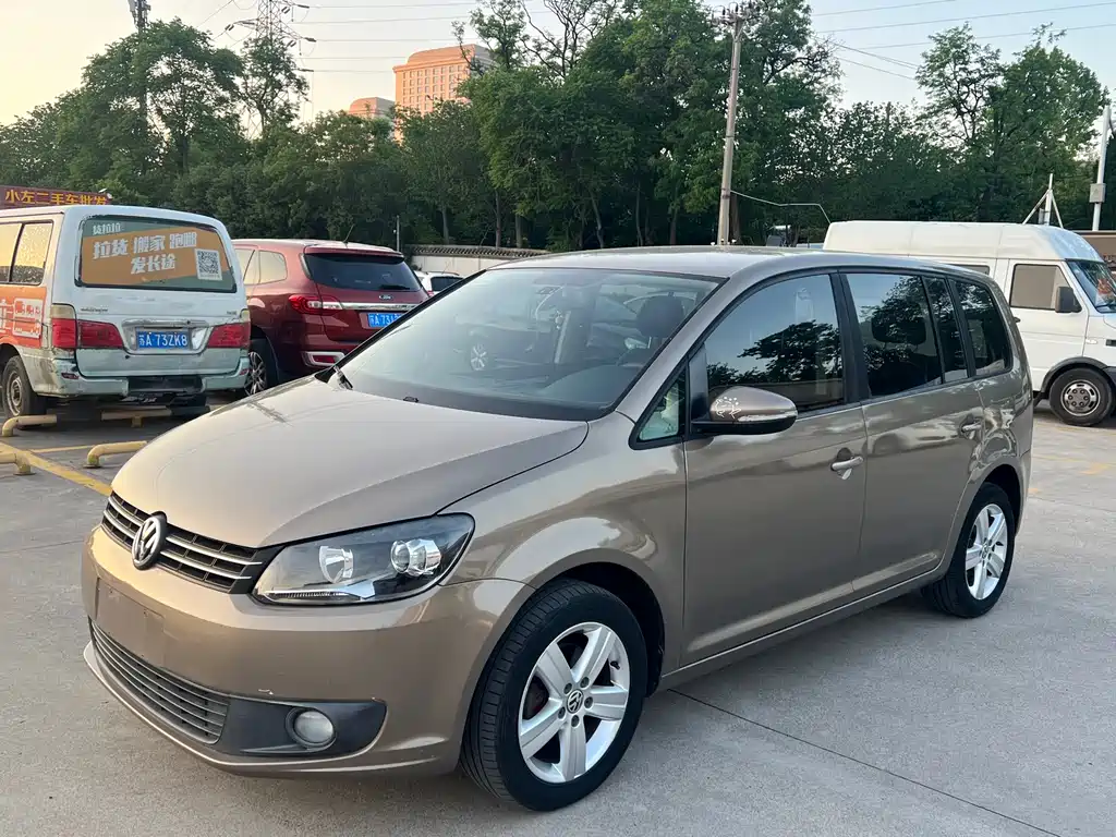 Volkswagen Touran 2015