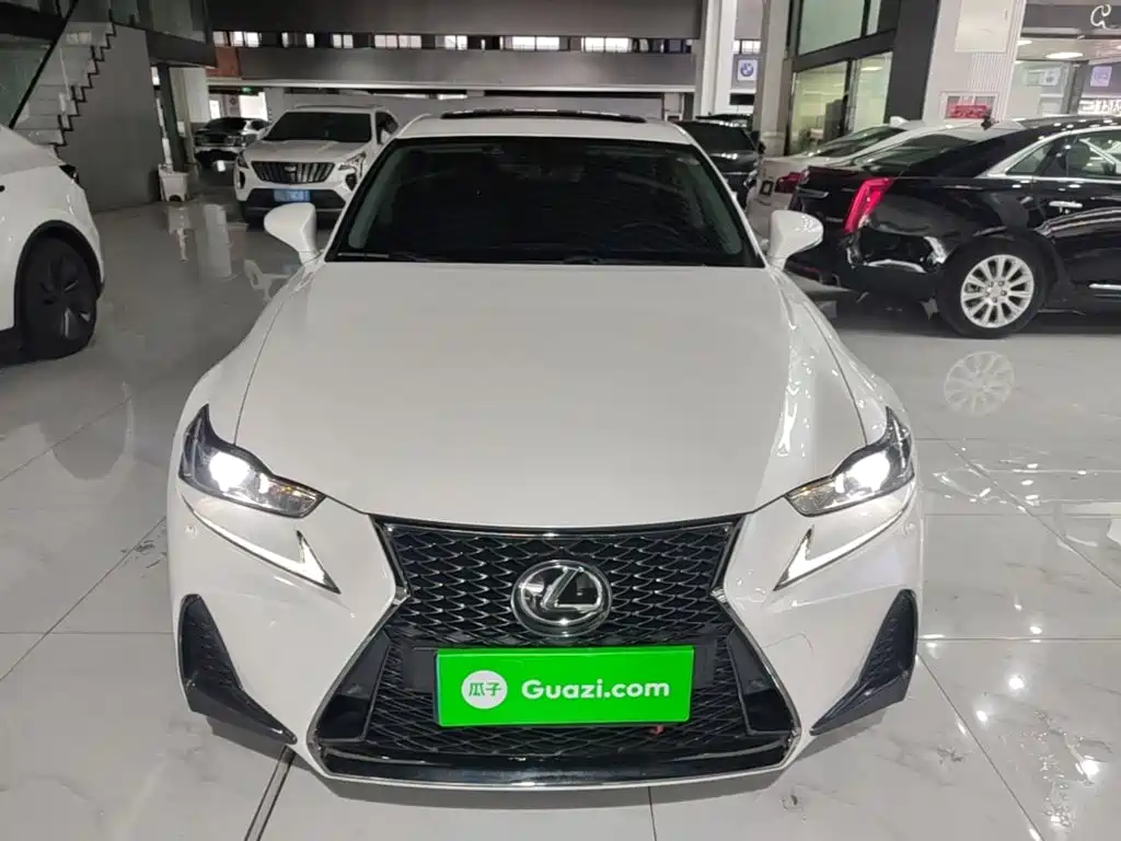 Lexus IS — миниатюра 3