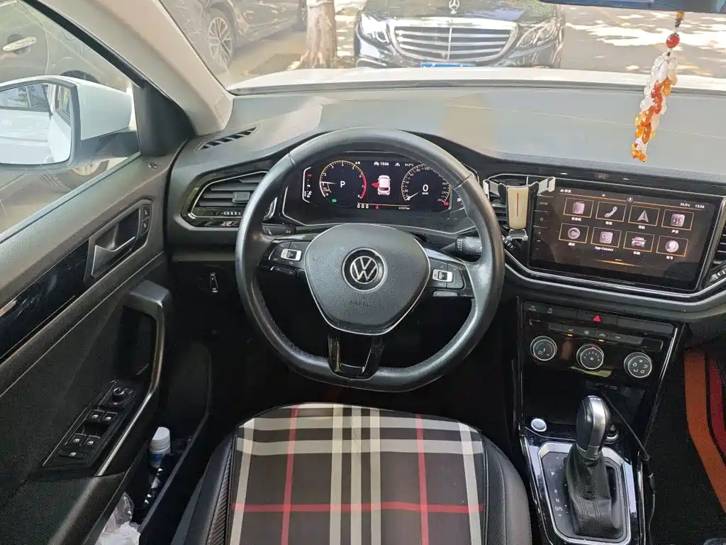 Volkswagen T-Roc — миниатюра 6