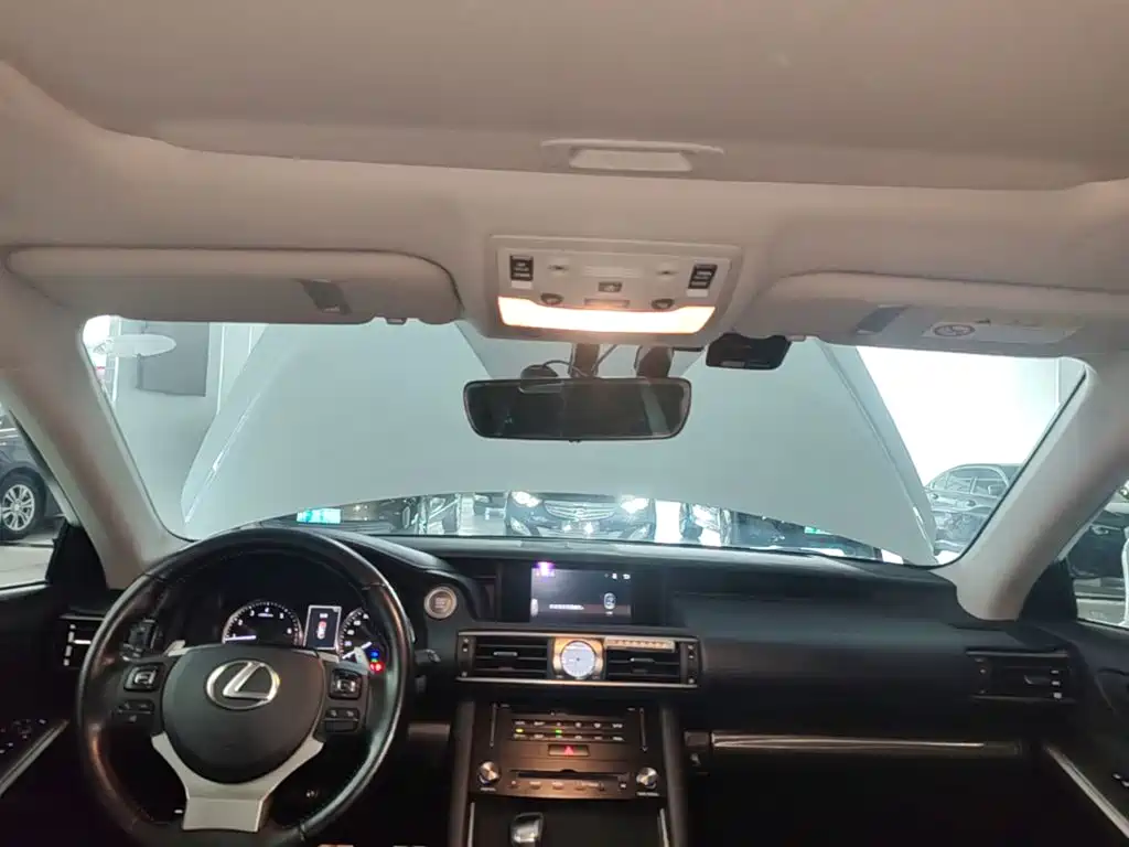 Lexus IS — миниатюра 18
