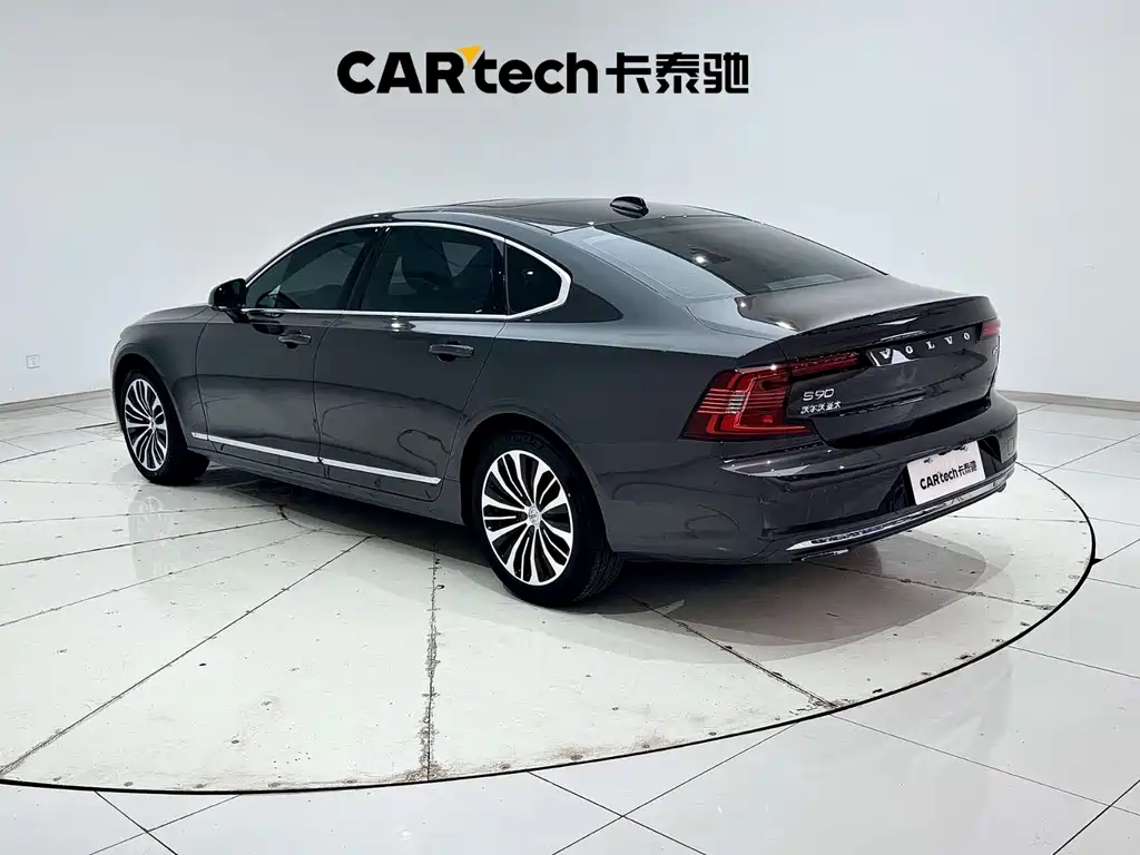 Volvo S90 2024 B5 Luxury
