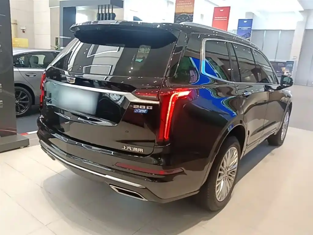 Cadillac XT6 2025 2.0T мест Luxury Executive