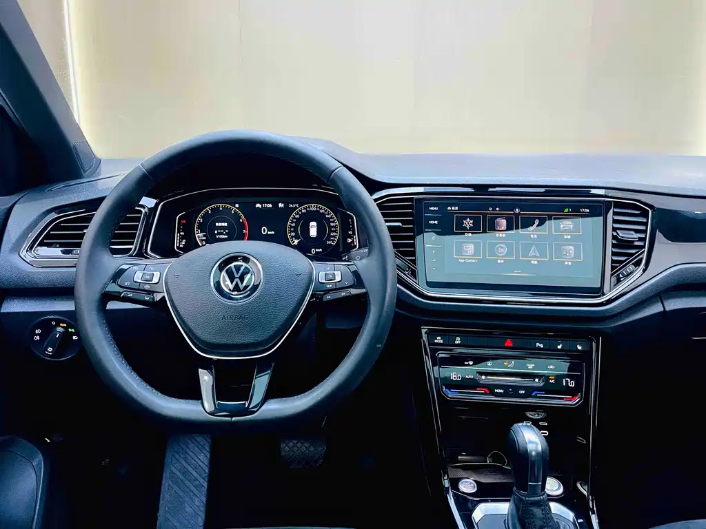 Volkswagen T-Roc — миниатюра 11