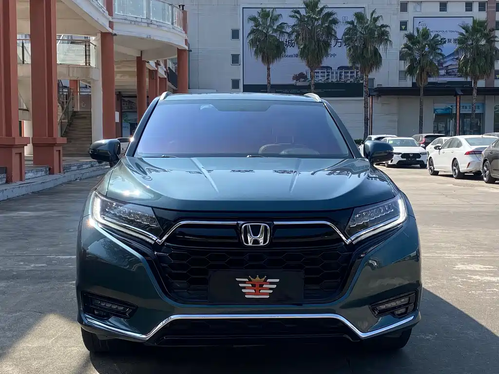 HONDA UR V