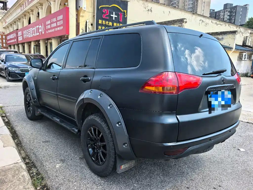 Mitsubishi Pajero Sport — миниатюра 4