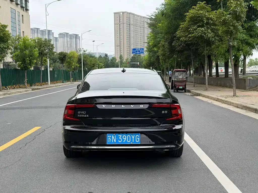 Volvo S90 — миниатюра 8