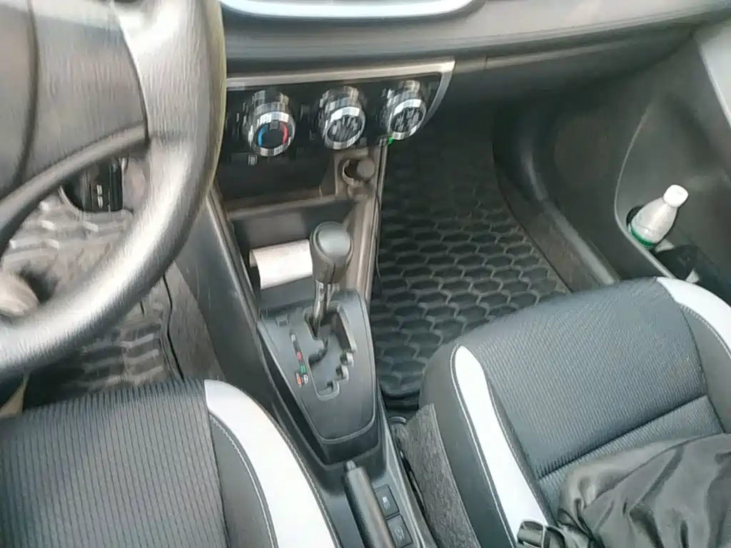 Toyota Yaris L — миниатюра 14