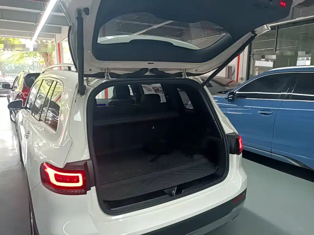 Mercedes-Benz GLB — миниатюра 19