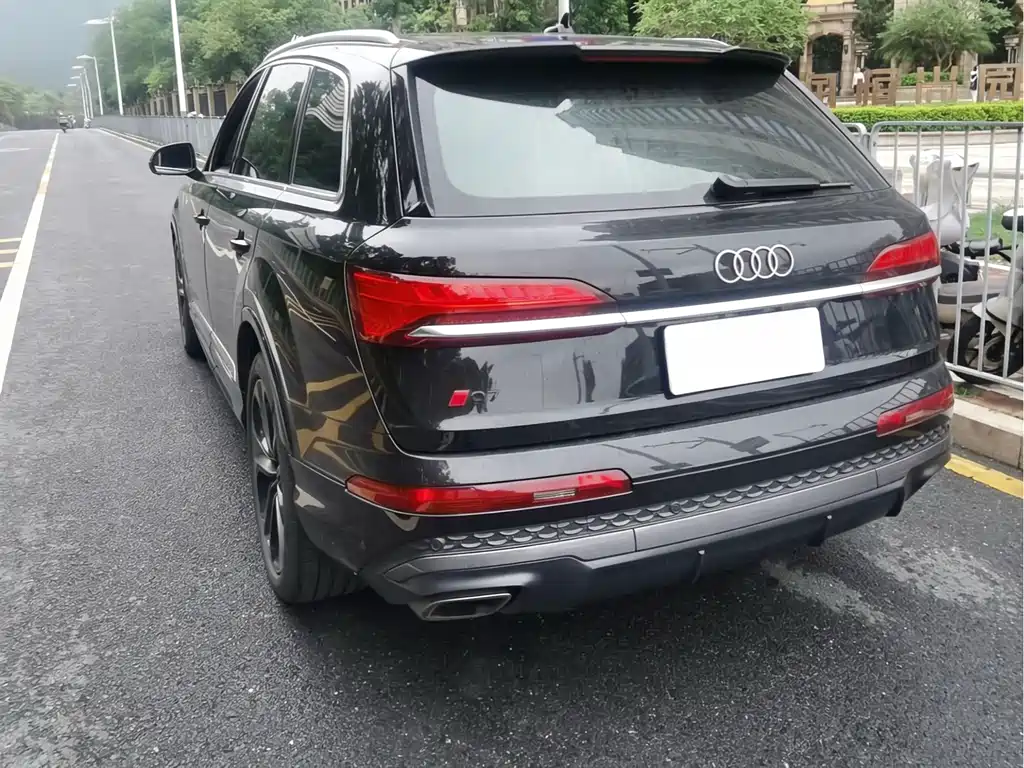 Audi Q7 2025 55 TFSI quattro S line Sport
