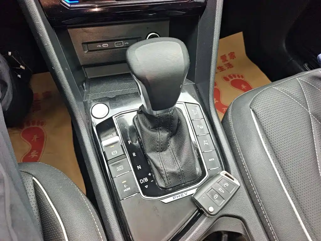 Volkswagen Tiguan L PHEV — миниатюра 14