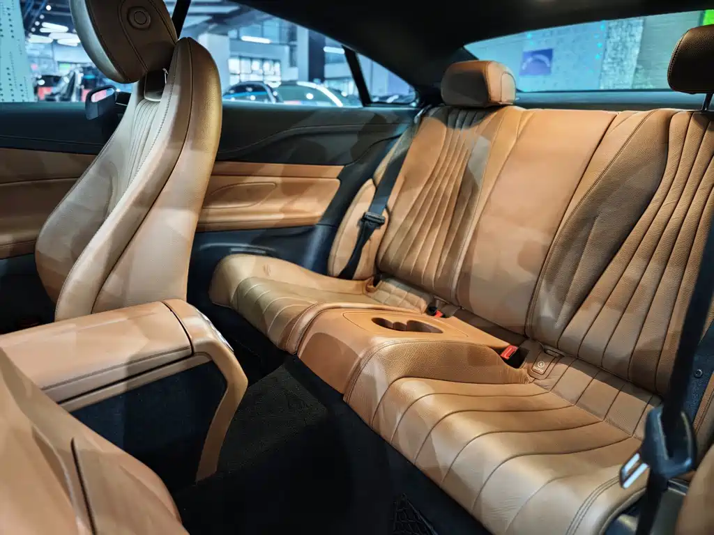Mercedes-Benz E-Class (Import) — миниатюра 12