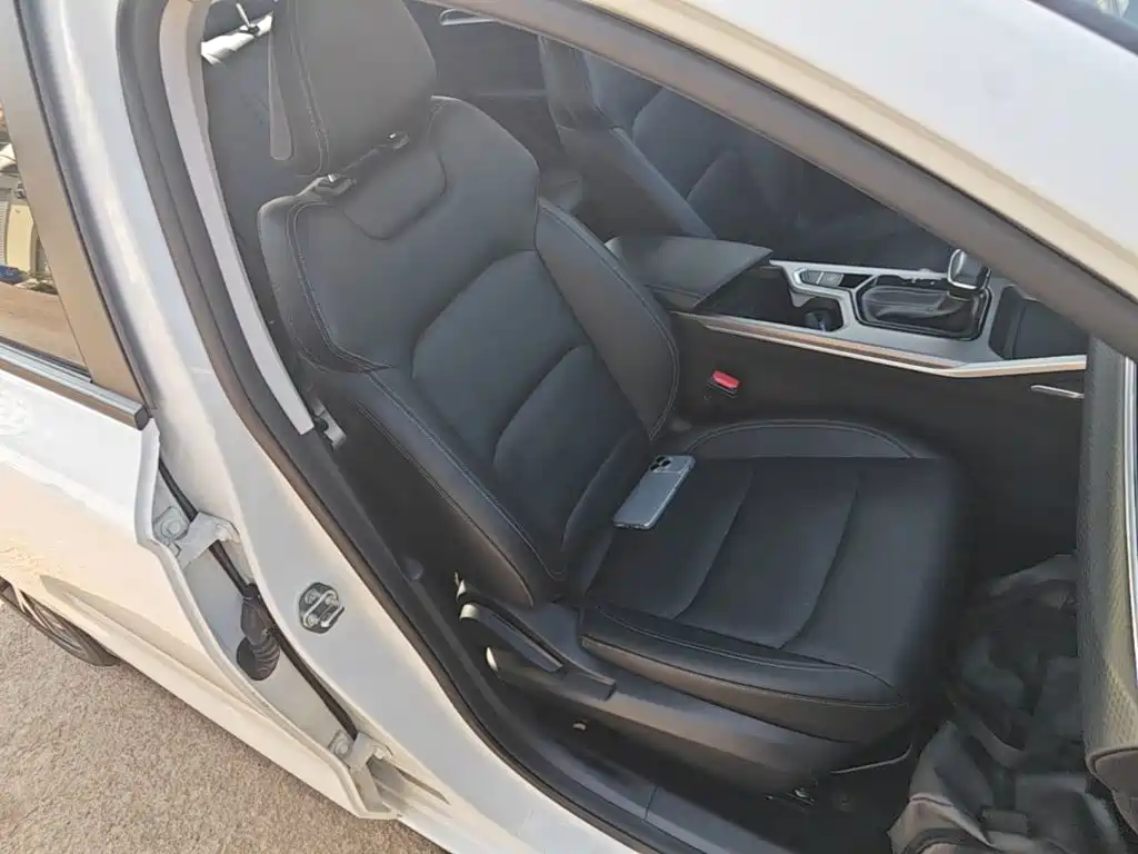 Geely Emgrand — миниатюра 25