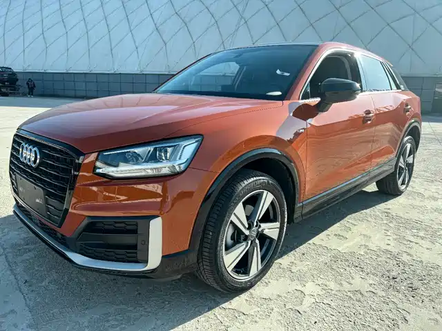 audi q2l