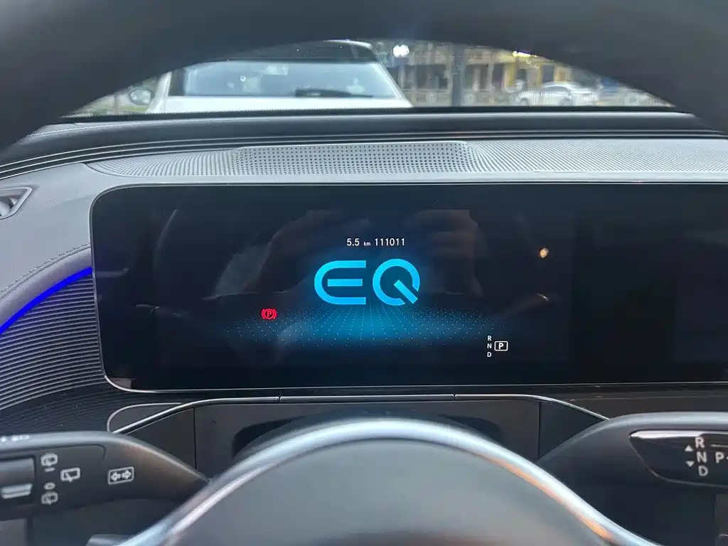 Mercedes-Benz EQC — миниатюра 6