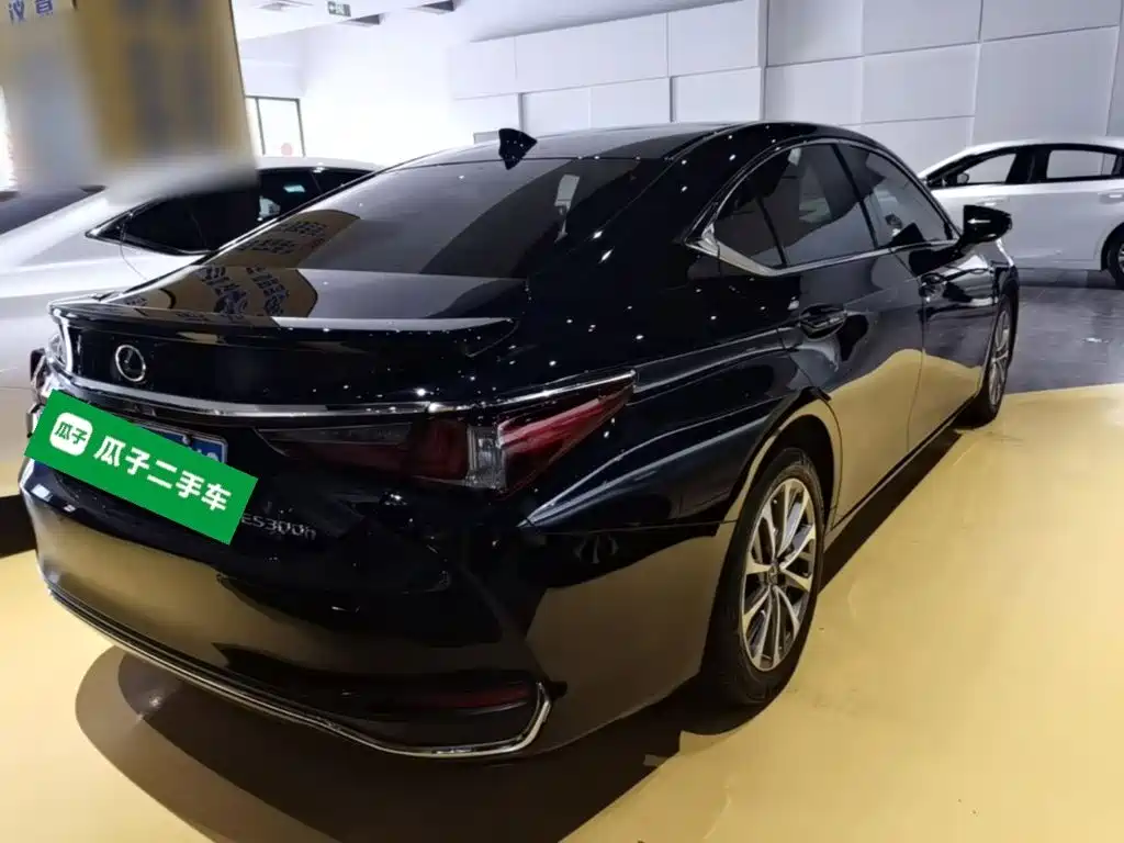 Lexus ES — миниатюра 7