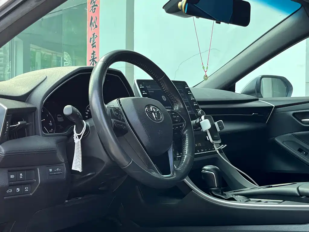 Toyota Avalon — миниатюра 7