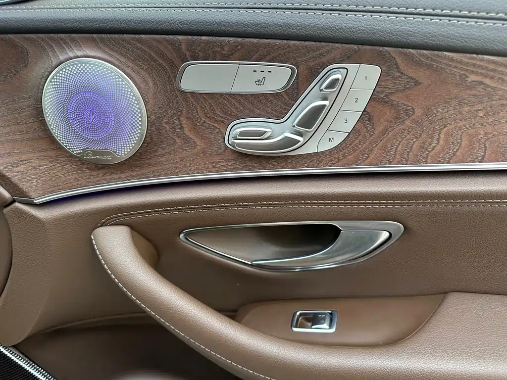 Mercedes-Benz E-Class — миниатюра 20