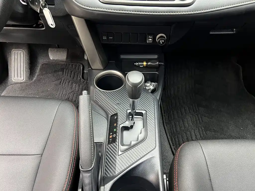 Toyota RAV4 — миниатюра 17