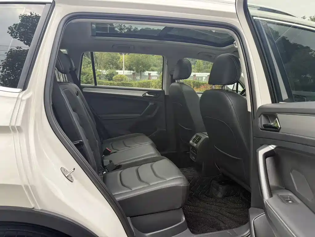 Volkswagen Tiguan L — миниатюра 9