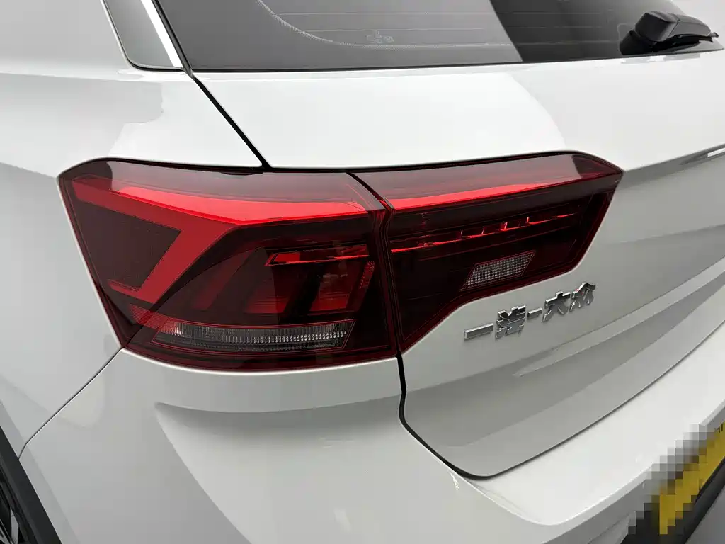Volkswagen T-Roc — миниатюра 11