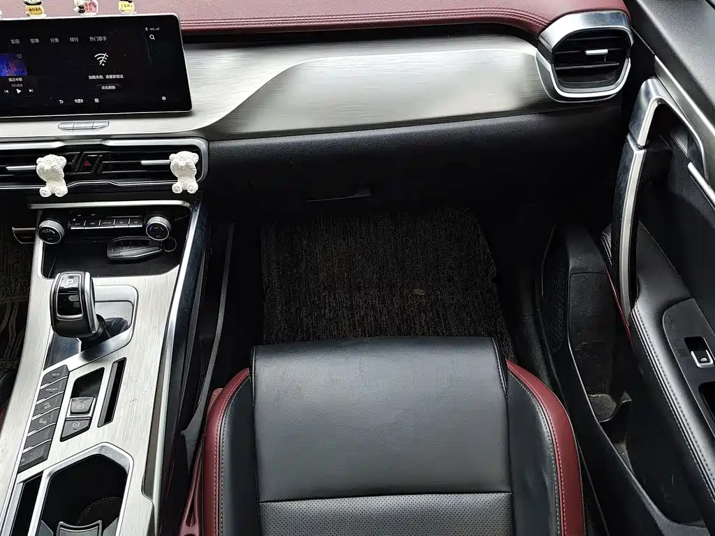 Geely Binyue — миниатюра 10