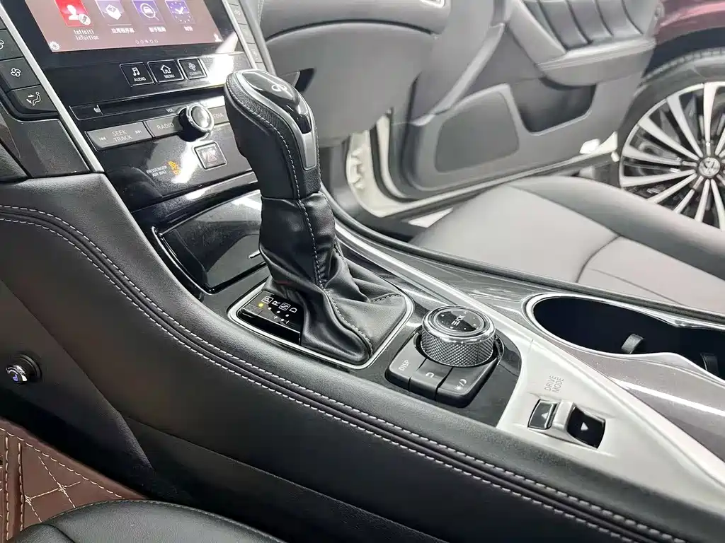 Infiniti Q50L — миниатюра 12