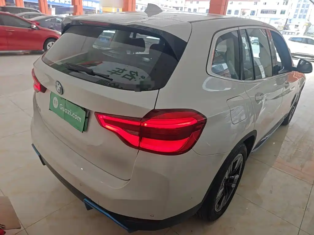 BMW iX3 — миниатюра 7