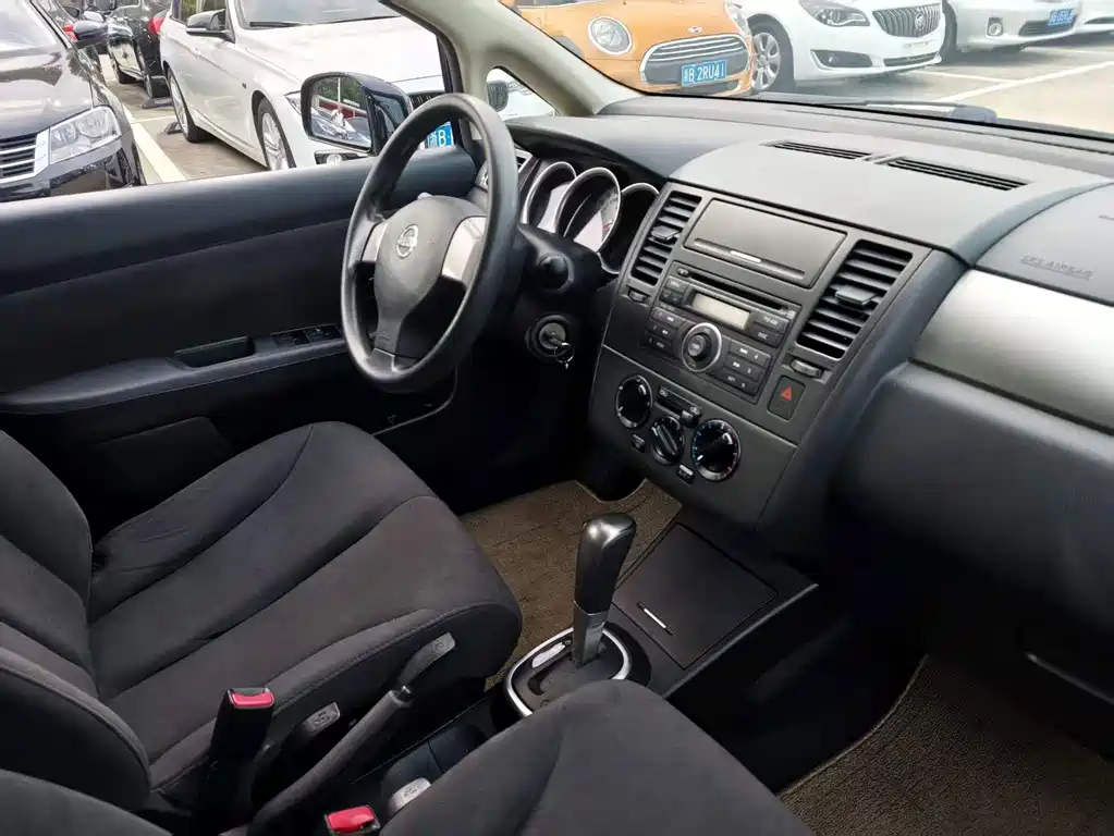 Nissan Tiida — миниатюра 16