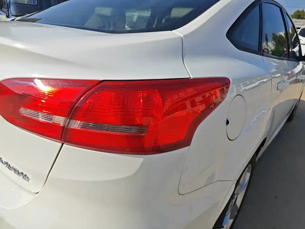 Ford Focus — миниатюра 8