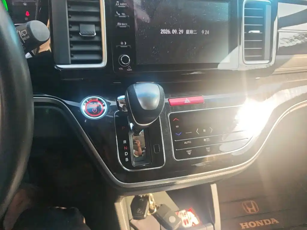 Honda Elysion — миниатюра 14