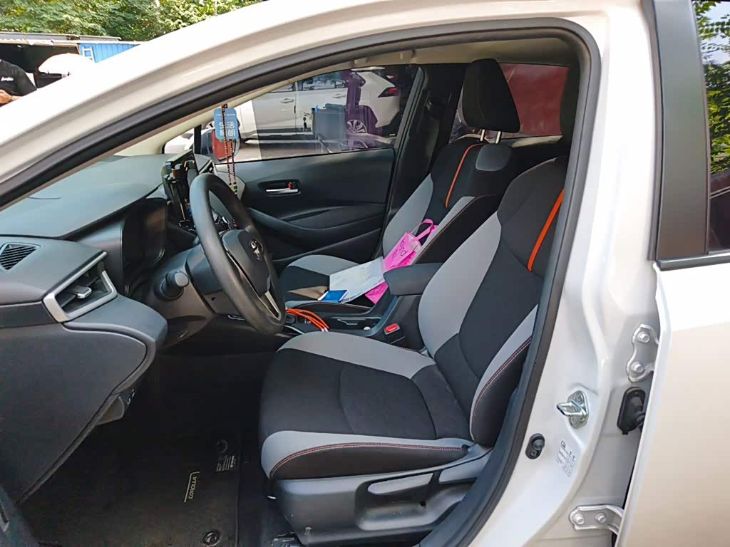 Toyota Corolla 1.2 л 2022 г. Белый, пробег 29000 км