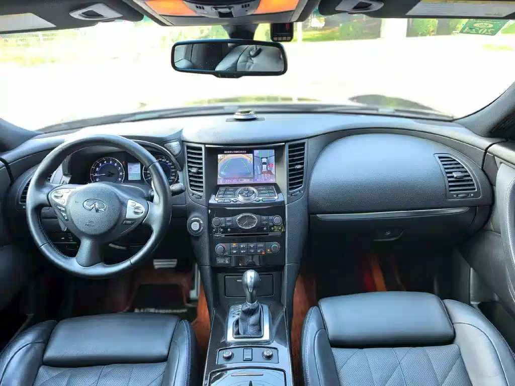 Infiniti QX70 — миниатюра 6