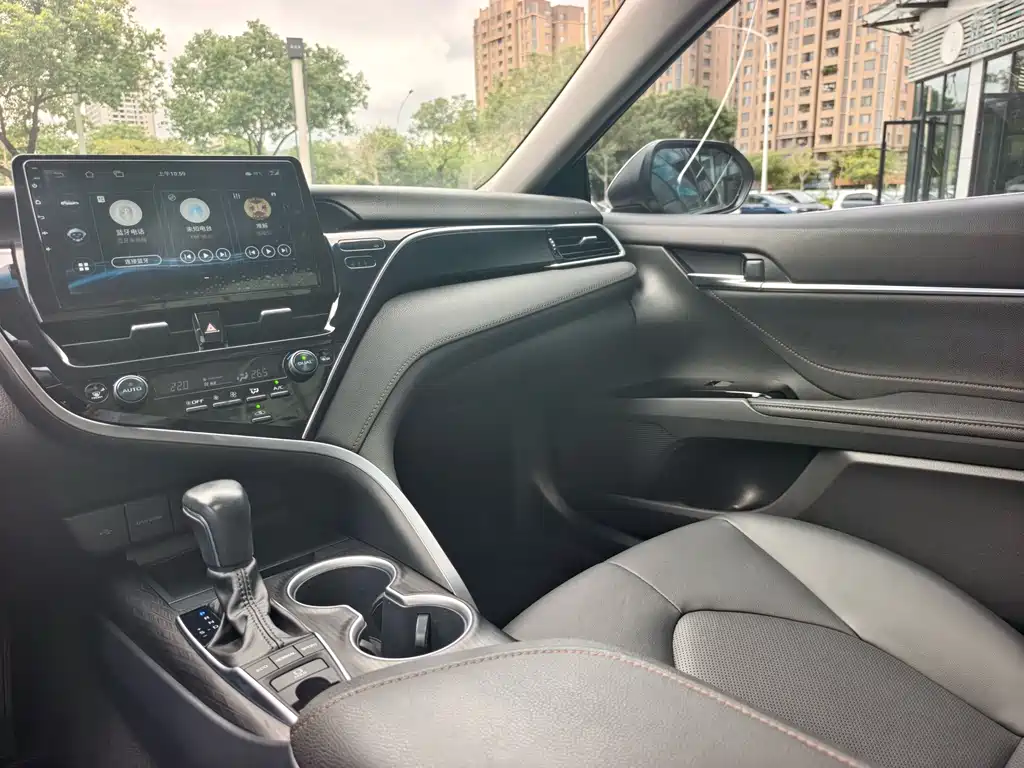 Toyota Camry — миниатюра 21