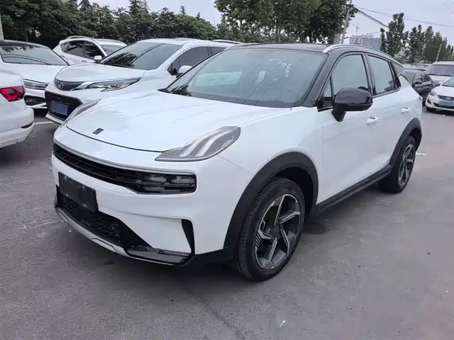 2022 Lynk & Co 06