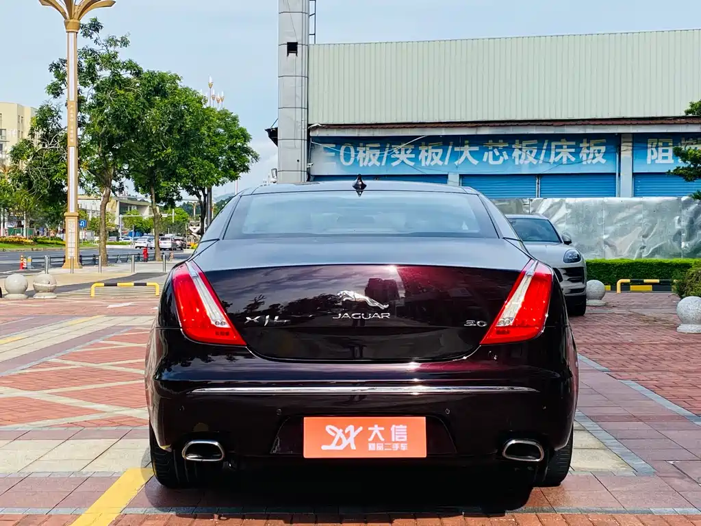 Jaguar XJ — миниатюра 5