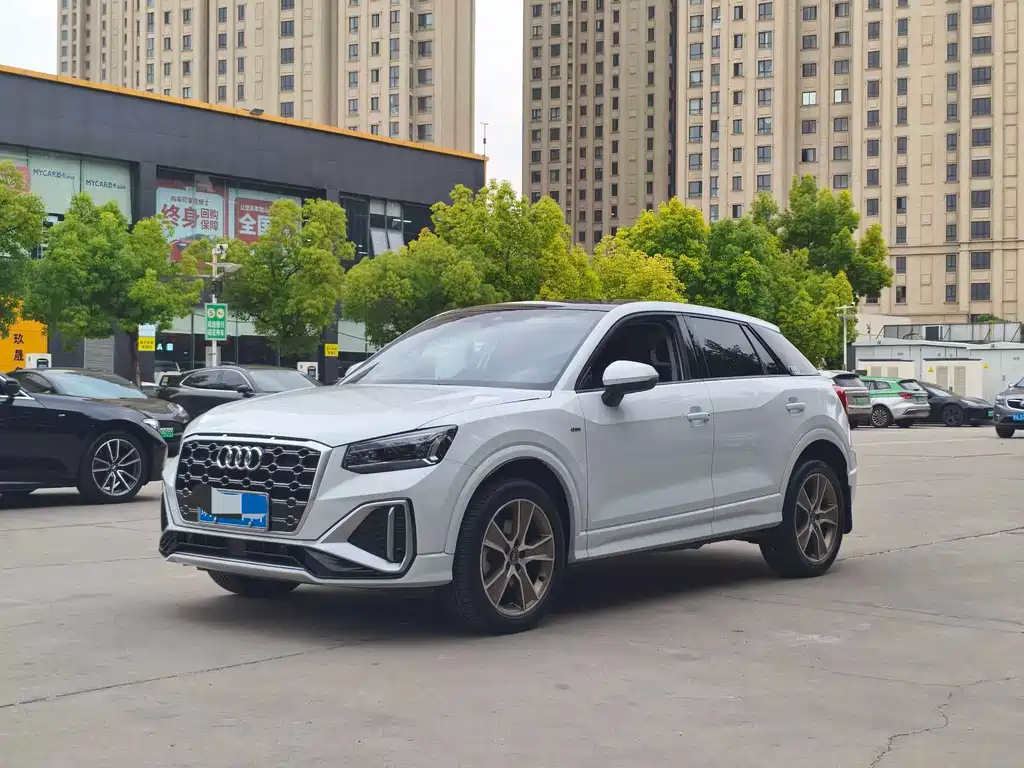 Audi Q2L