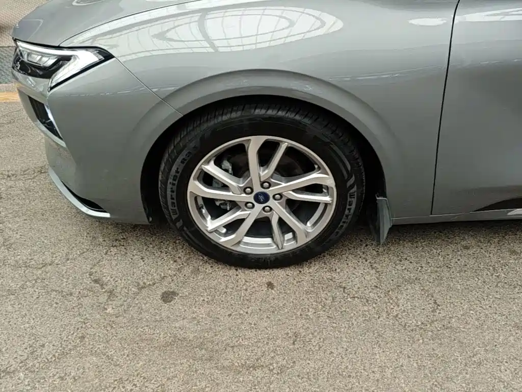 Ford Mondeo — миниатюра 23